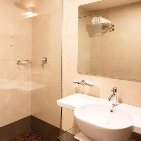 سويت 4* Longa