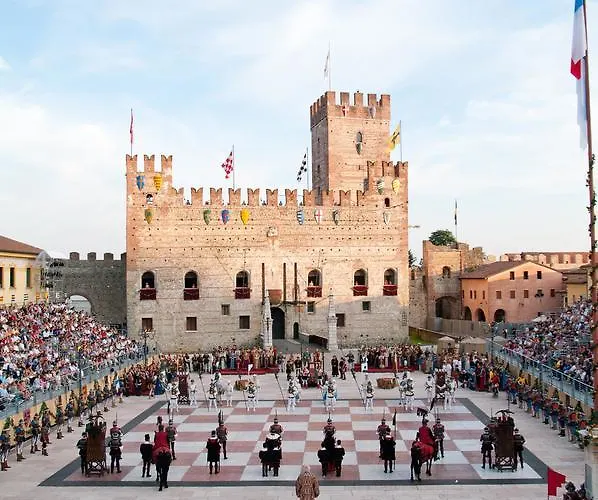 سويت فندق Longa