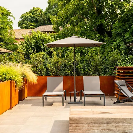 Sweet מלון Longa